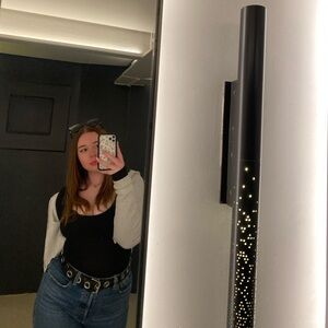 Meet your Posher, Chanel